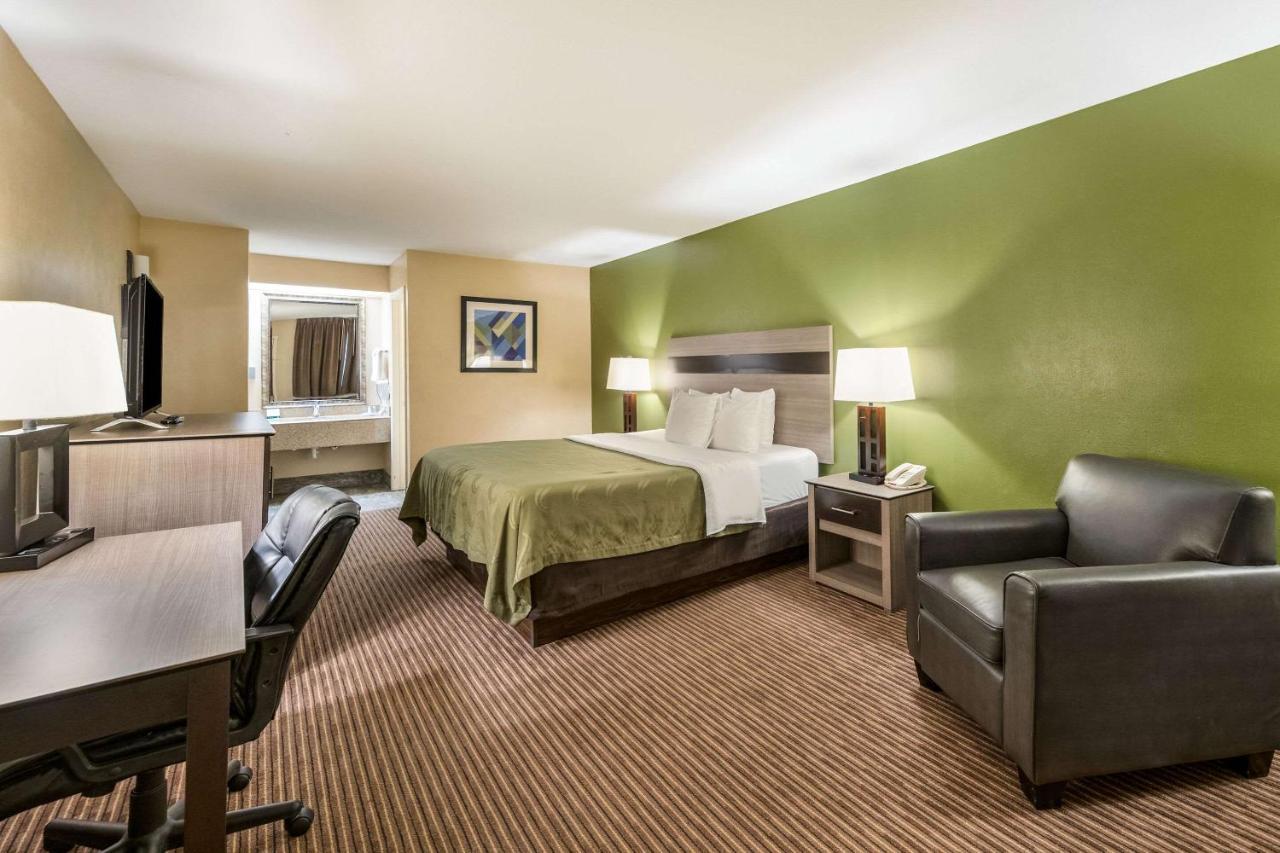 Quality Inn & Suites Garland - East Dallas Εξωτερικό φωτογραφία